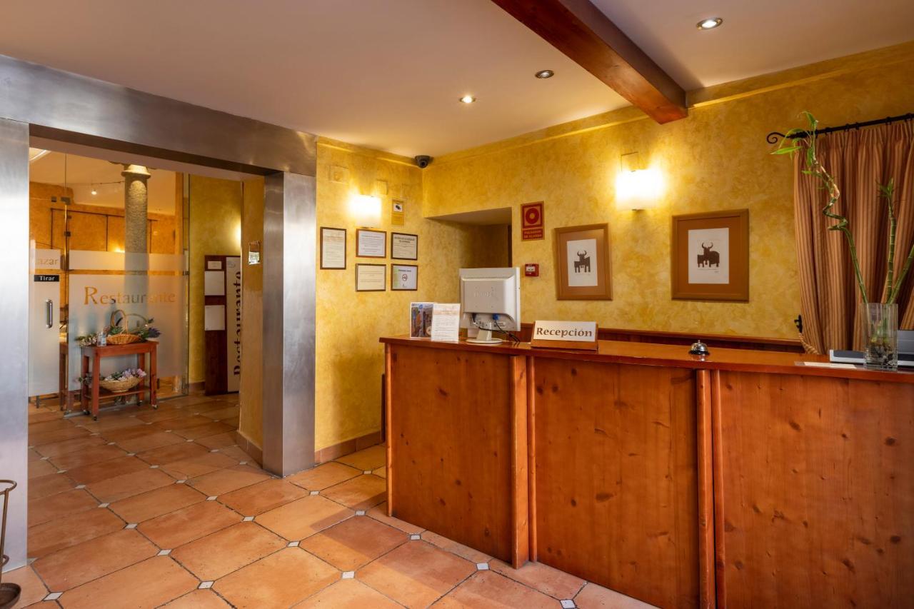 Hostal Restaurante Puerta Del Alcazar Ávila Luaran gambar