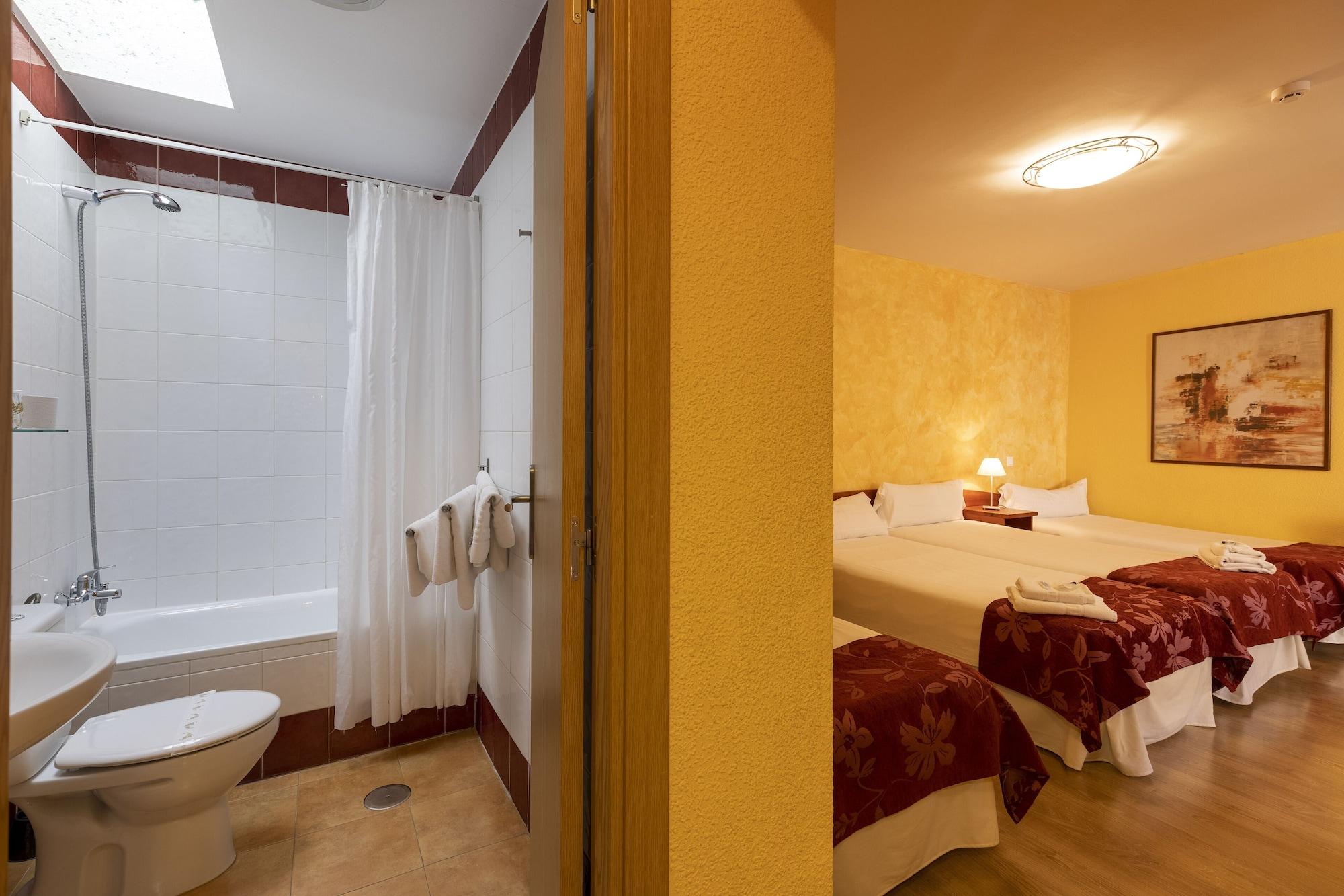 Hostal Restaurante Puerta Del Alcazar Ávila Luaran gambar