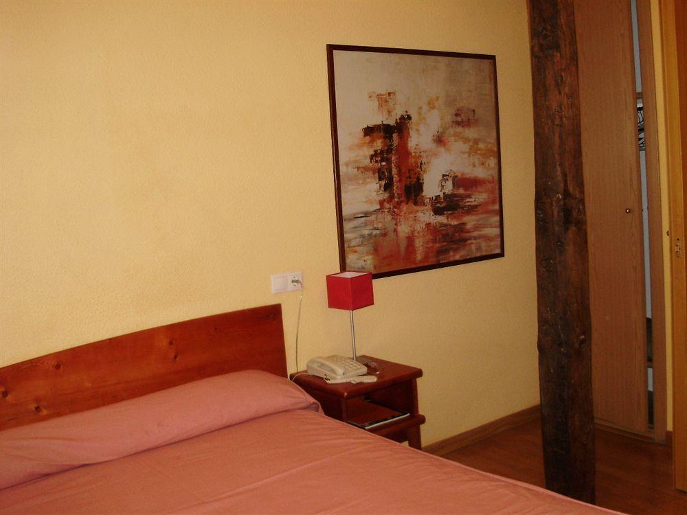 Hostal Restaurante Puerta Del Alcazar Ávila Luaran gambar