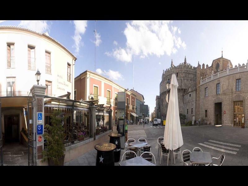 Hostal Restaurante Puerta Del Alcazar Ávila Luaran gambar