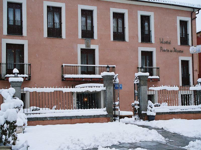 Hostal Restaurante Puerta Del Alcazar Ávila Luaran gambar
