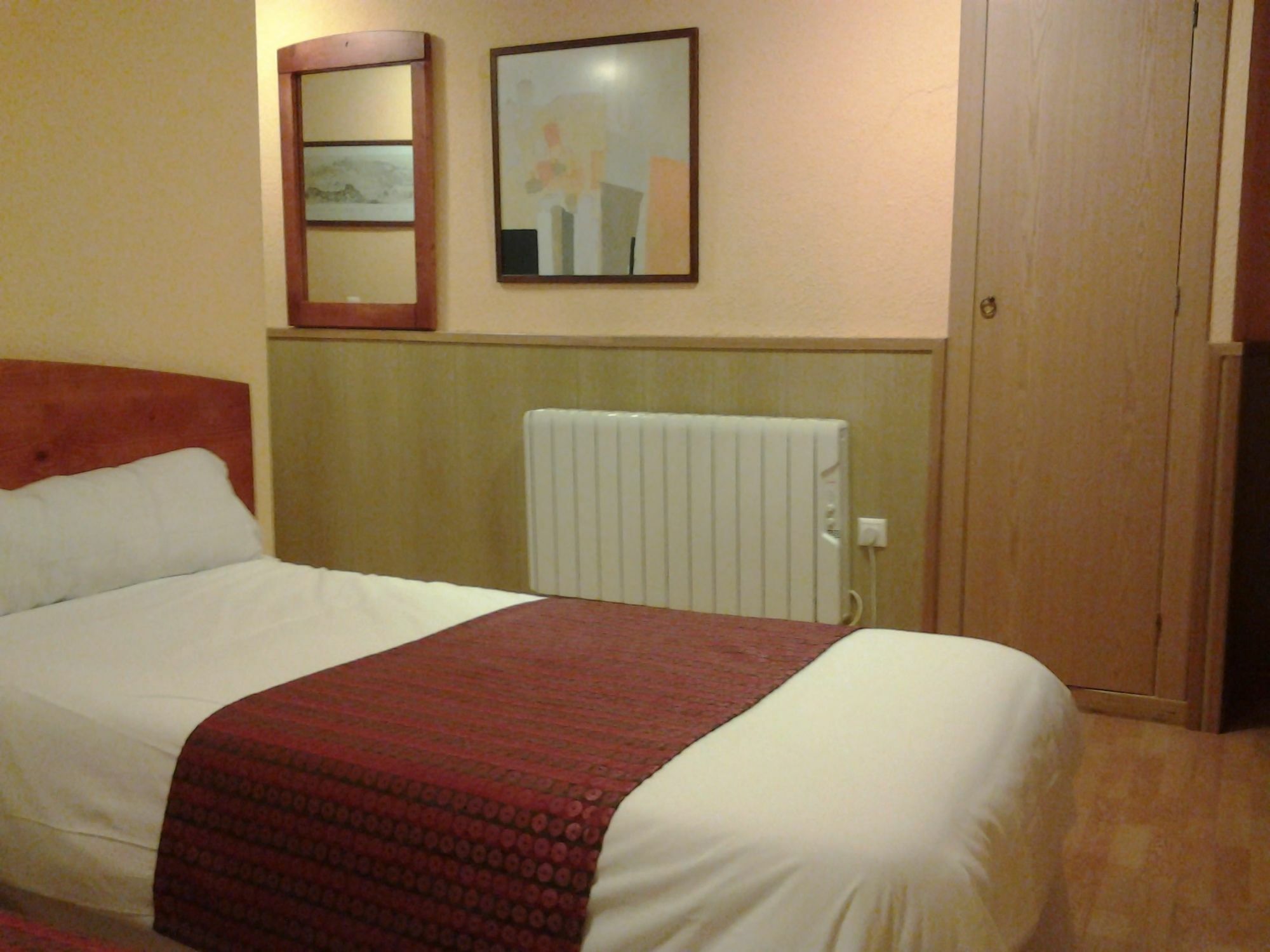 Hostal Restaurante Puerta Del Alcazar Ávila Luaran gambar